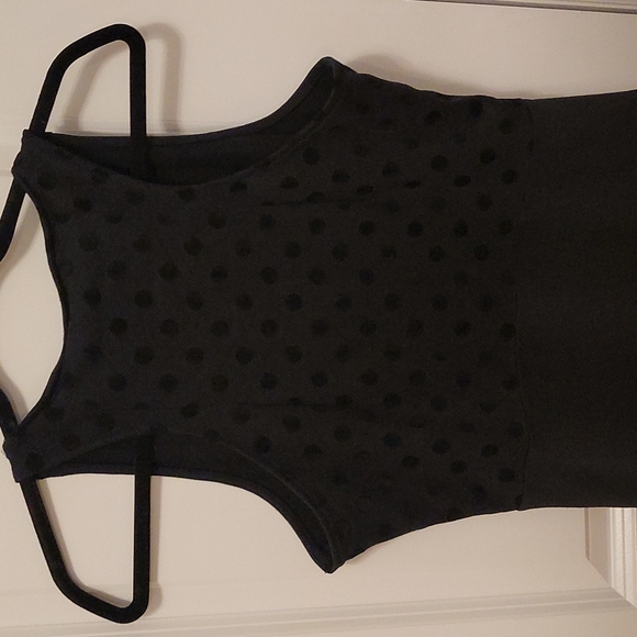Sport dress with dots - Picture 2 of 5